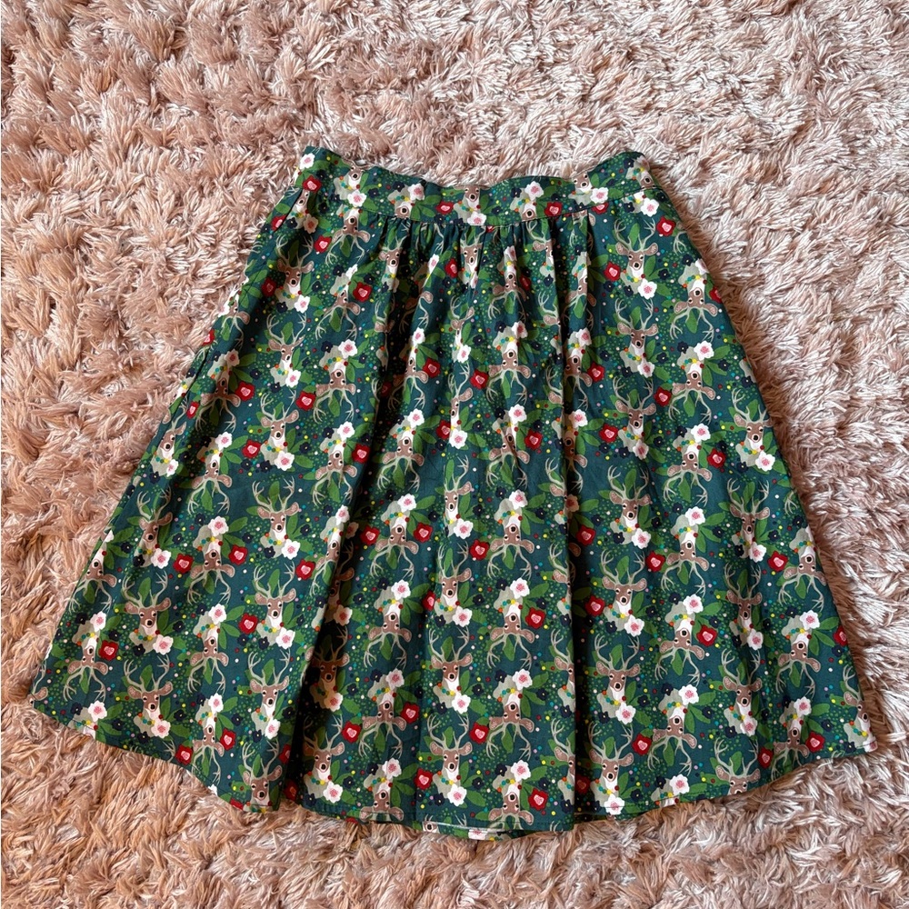 Retrolicious Modcloth Dark Green Reindeer Holiday Floral A-Line Skirt